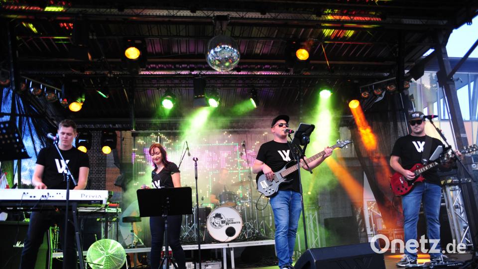 Vetter&#039;s X auf der Bühne der Beachparty 2018. brü