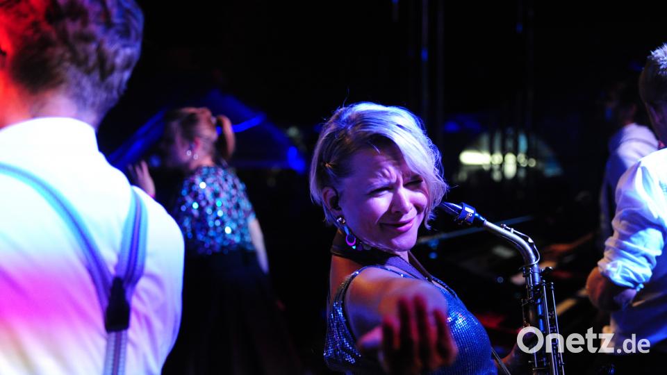 Die Blues Rabbits sorgten mit ihrem gut dreistündigen Auftritt für einen gelungenen Abschluss ihrer diesjährigen Beachparty in Hirschau. brü