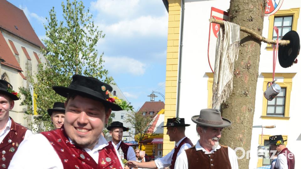 Sulzbach feiert zünftige Woizkirwa in der Sulzbacher Altstadt. mag