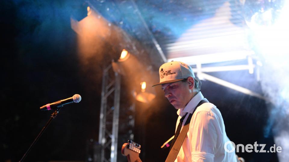 Die Blues Rabbits sorgten mit ihrem gut dreistündigen Auftritt für einen gelungenen Abschluss ihrer diesjährigen Beachparty in Hirschau. brü