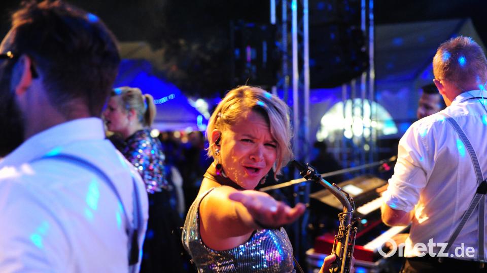Die Blues Rabbits sorgten mit ihrem gut dreistündigen Auftritt für einen gelungenen Abschluss ihrer diesjährigen Beachparty in Hirschau. brü