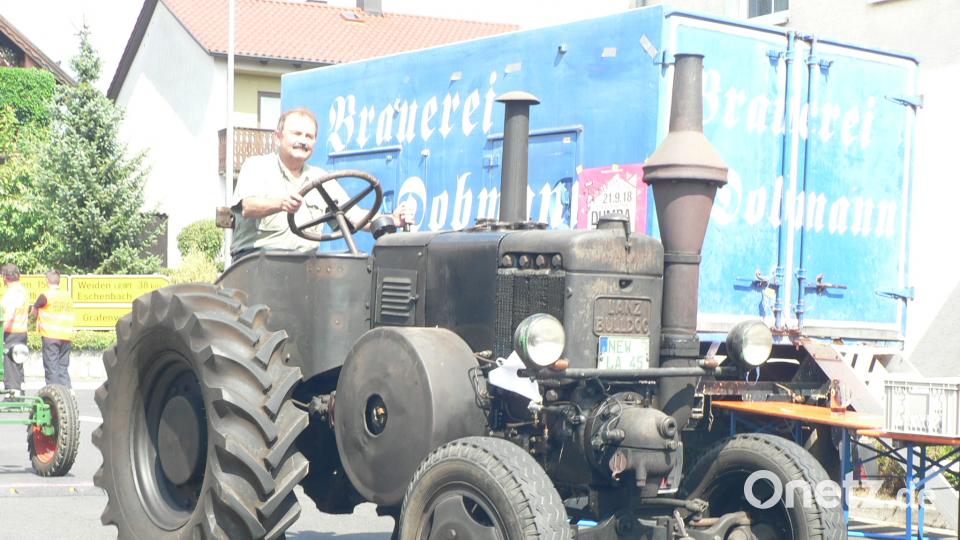 Die Oldtimerfreunde Kirchenthumbach veranstalteten am Kirwasonntag ein Oldtimertreffen. lep