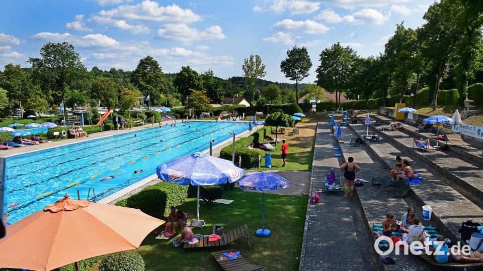 Das Riedener Freibad stammt aus den 1970er Jahren. Nun kann es in Sachen Sanierung keinen Aufschub mehr geben. Petra Hartl