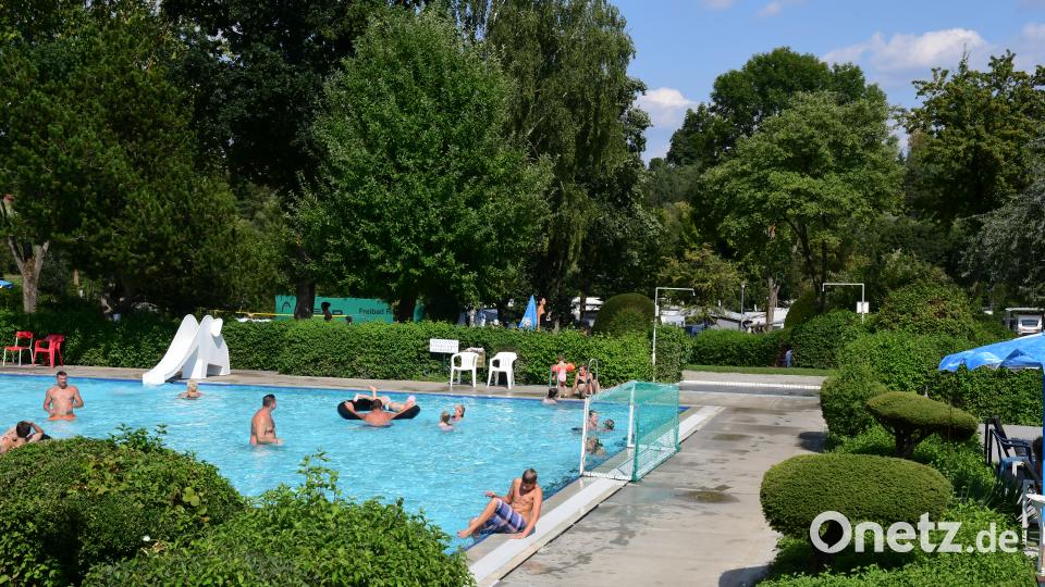 An heißen Sommertagen planschen die Kinder gern im Nichtschwimmerbecken. Petra Hartl