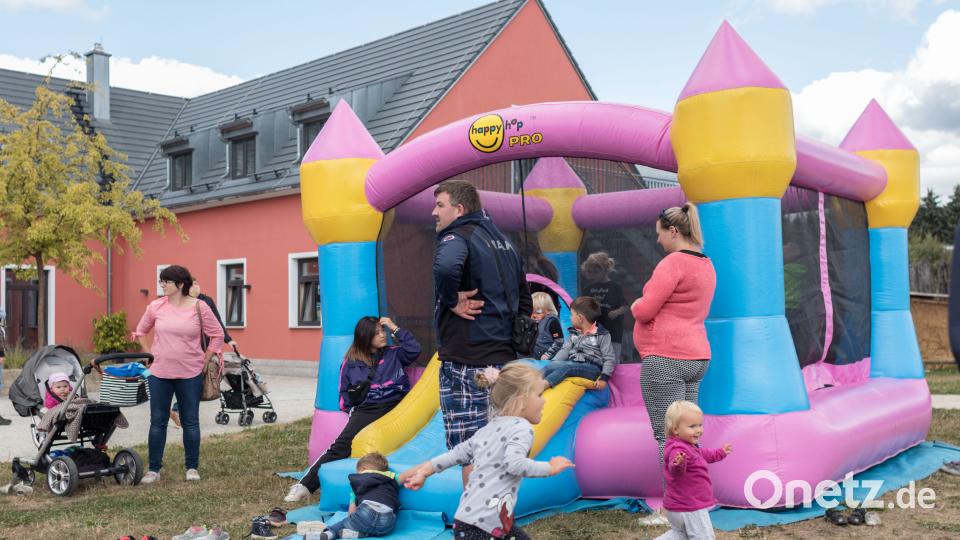 Gäste von nah und fern lockte das Kinder- und Familienfest an den Geschichtspark nach Bärnau. Bild: dtr