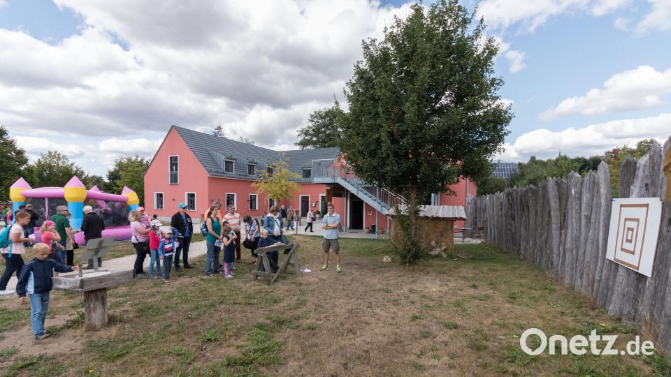 Gäste von nah und fern lockte das Kinder- und Familienfest an den Geschichtspark nach Bärnau. Bild: dtr