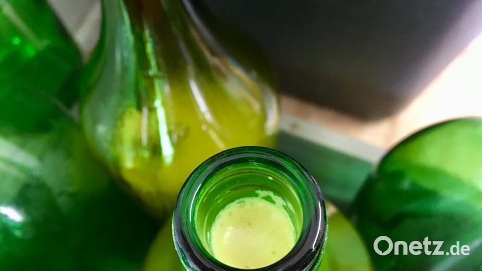Deckel drauf und abkühlen lassen - fertig ist der Apfelsaft. Bild: gri