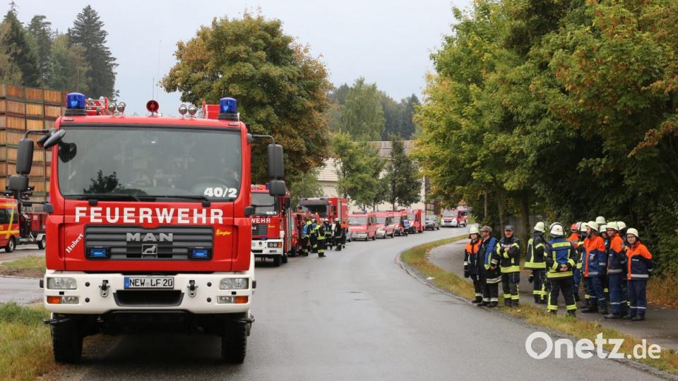 Bei einer praktischen Übung in Floß vertiefen alle Einsatzkräfte ihre Kenntnisse. Bild: exb