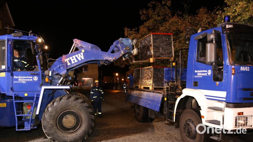 Bei einer praktischen Übung in Floß vertiefen alle Einsatzkräfte ihre Kenntnisse. Bild: exb