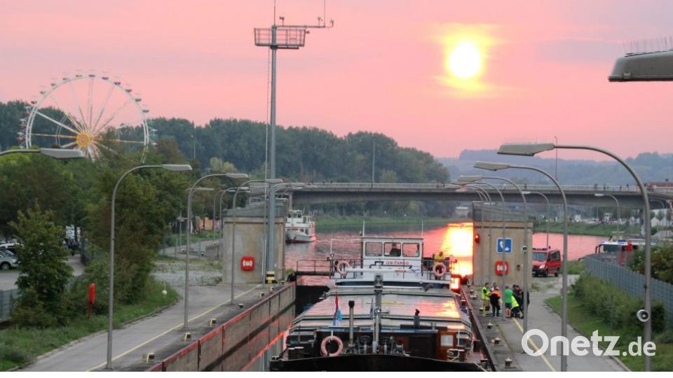 Auf der Donau wurde am Dienstag ein starker Ölfilm bemerkt. Bild: Alexander Auer