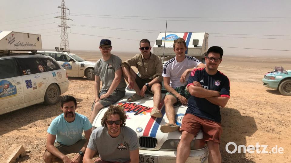 Die "Wandering Otters" in der Wüste von Jordanien. Bild: sne