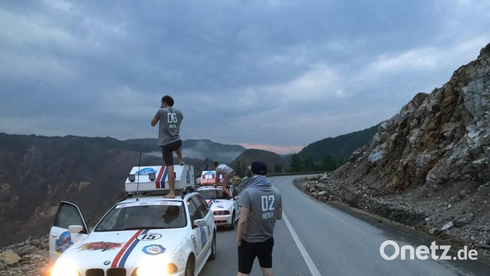 Für die Inspektion des Steinbruchs in Bor (Serbien) blieb nur kurz Zeit - die Security Guards waren den "Otters" auf den Fersen. Bild: sne