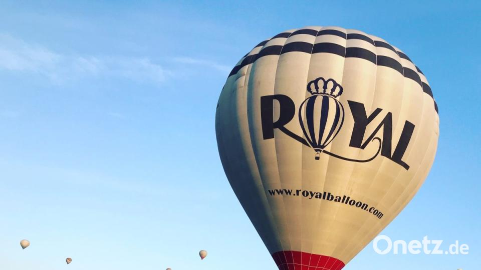Da staunten die "Otters" nicht schlecht. Als sie in Göreme morgens aufwachten, fanden sie sich inmitten einer Heißluftballon-Regatta wieder. Bild: sne