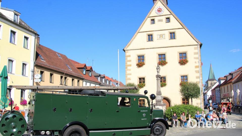 Vor dem Rathaus Grafenwöhr Bild: jma