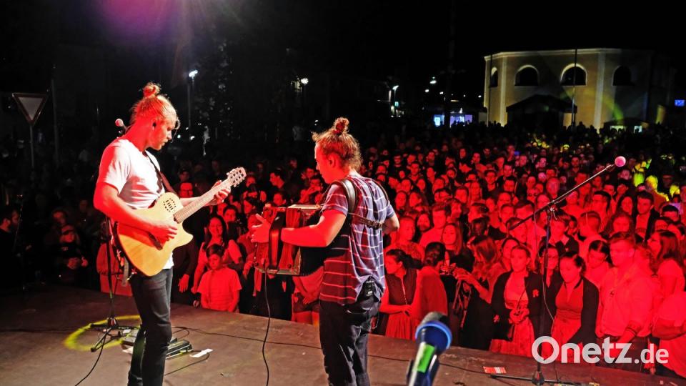 Folkshife rockt den Marktplatz Bild: twi