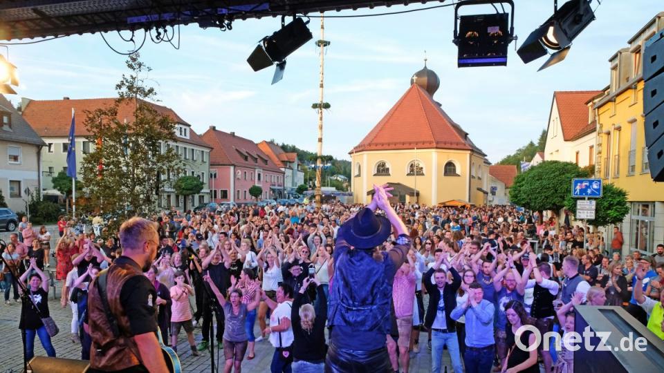 Voller Marktplatz Bild: twi