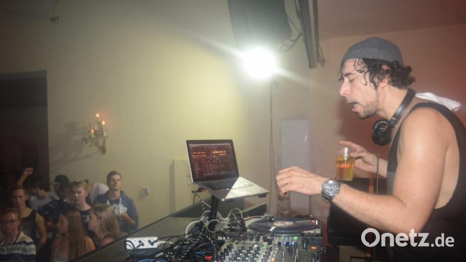 Amberg tanzt. Im Casino Saal mit Freez (PandaParty / LIVING HIPHOP / München) Bild: brü