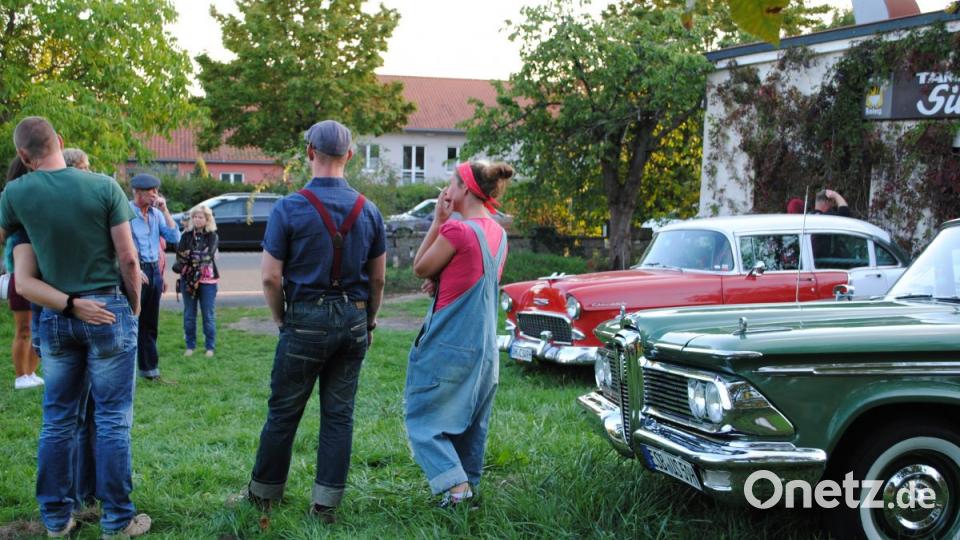 Das fünfte Rockabilly Fire in Neudorf bei Luhe war wieder ein voller Erfolg. So schön konnten nur die 50er Jahre gewesen sein. Bild: gag