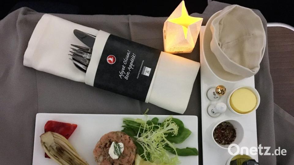 Gut 800 000 Urlauber steigen jedes Jahr in den Flieger nach Thailand. Turkish Airline gehört zur Star Alliance und leistet sich auf Langstrecken in der Business-Class einen eigenen Koch. Vor allem für Reisende aus dem nordostbayerischen Raum bietet sich die Gesellschaft mit den weltweit meisten Verbindungen an. Start ist der Albrecht-Dürer-Flughafen in Nürnberg. Bild: bz