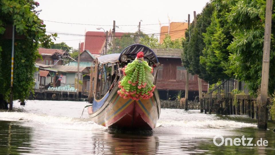 Mit dem Longtail-Boot durch die Kanäle des &quot;Venedigs des Ostens&quot; Bild: bz