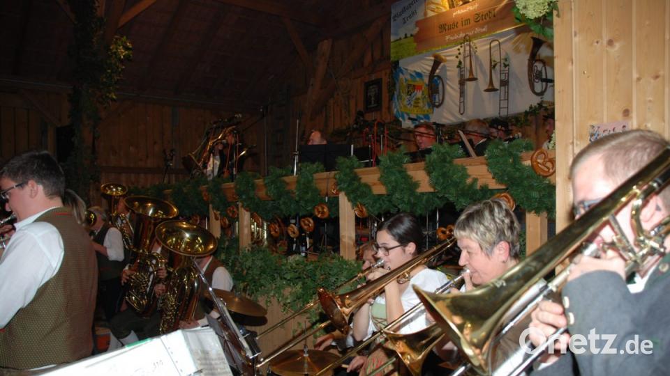 Das Posaunen-Register der Blaskapelle Teunz mit der ersten Vorsitzenden Inge Sippl (Mitte). Bild: Portner