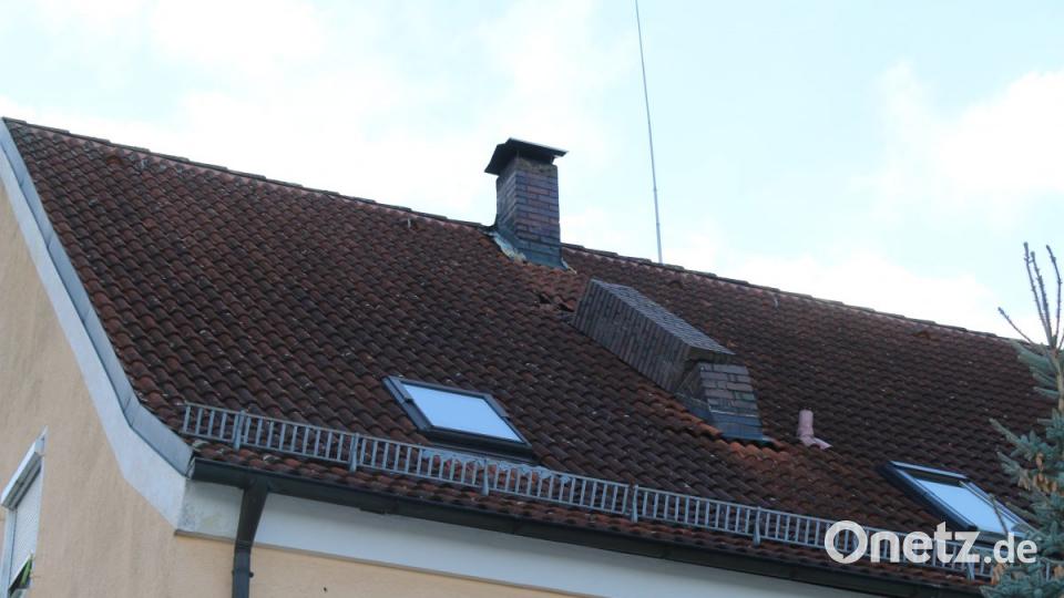Der Sturm ließ selbst Schornsteine wie Streichhölzer umknicken. Bild: sne
