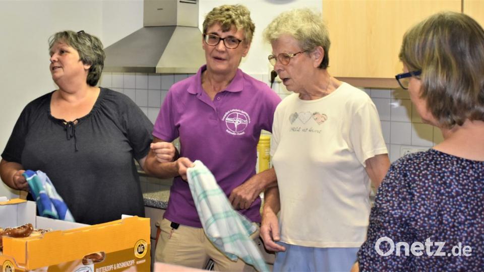 Zum dritten Mal haben die evangelische Gemeinde Grafenwöhr-Pressath und das Mehrgenerationenhaus Grafenwöhr zu "Aafgspuit wird" im Gemeindehaus eingeladen. Das Publikum im voll besetzten Saal sang, schunkelte und tanzte dazu. Bild: rgr