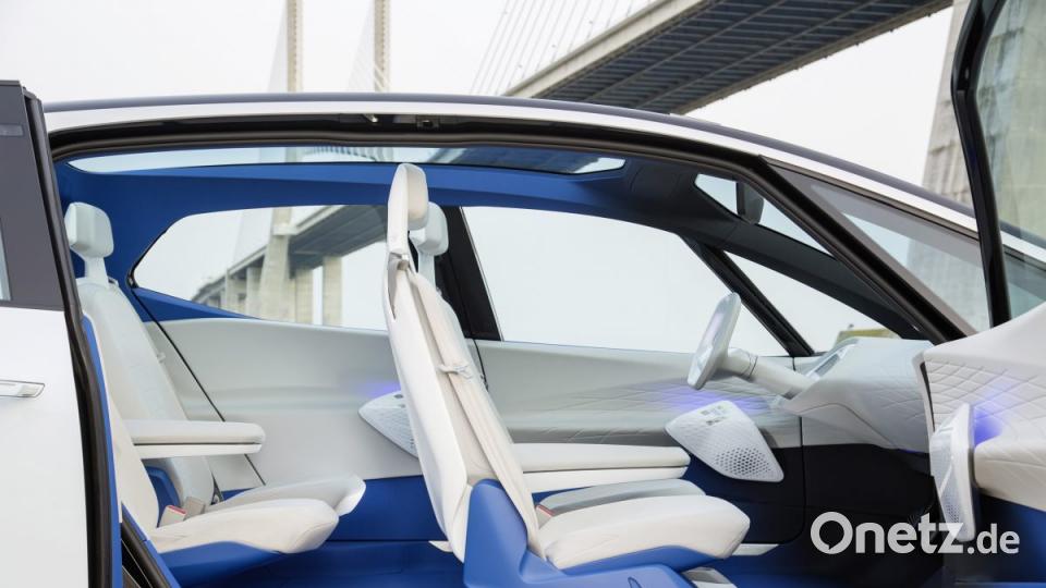 Viel Platz im Innenraum verspricht die neue Fahrzeug-Architektur. Einen Kardantunnel braucht's nicht mehr. Bild: VW