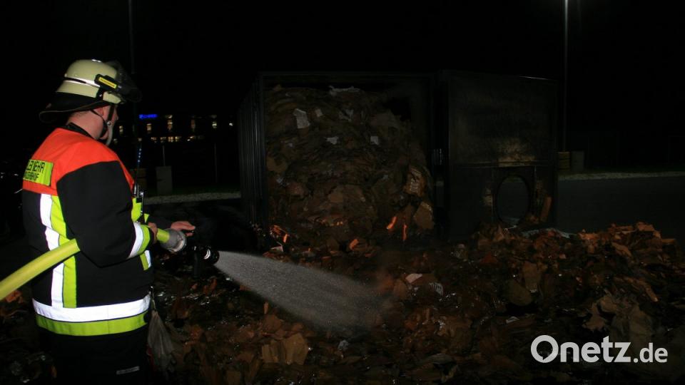 Ein Akku hatte die Kartonagen in Brand gesetzt. Bild: wro