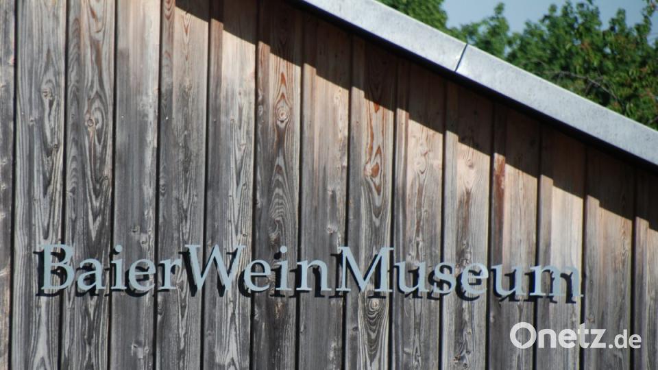 Das BaierWeinMuseum liegt direkt an der Hauptstraße am Ortseingang von Bach. Bild: Portner