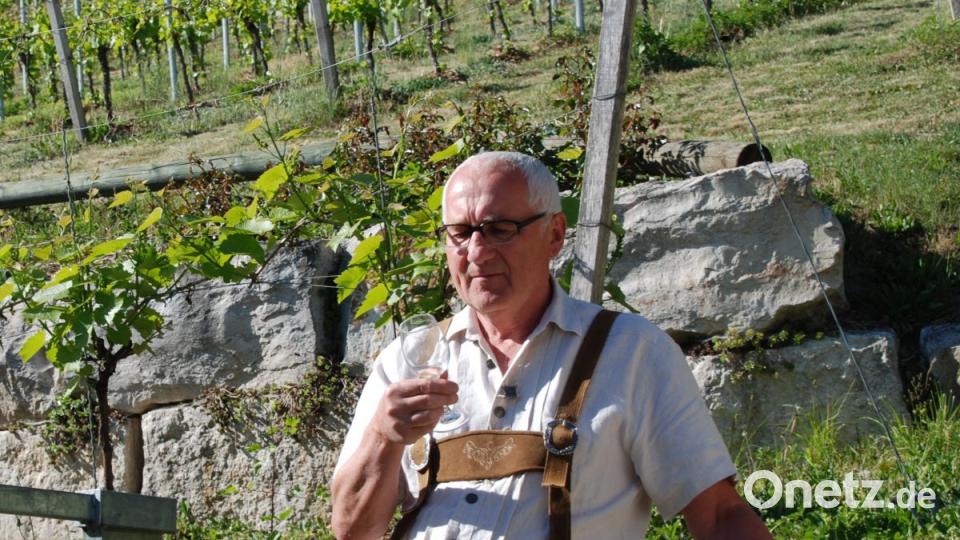 Kellermeister Otto Reichinger ist Gründungsmitglied des Fördervereins BaierWeinMuseum und ein Könner seines Fachs. Bild: Portner