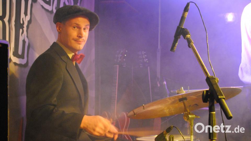 Irgendwie scheinen die 50-er Jahre die Schönsten gewesen zu sein. Tolle Autos, tolle Musik, wunderschöne Frauen in tollen Kleidern und Frisuren, stramme Männer, die super tanzen konnten. Back to the 50's! Bild: gag