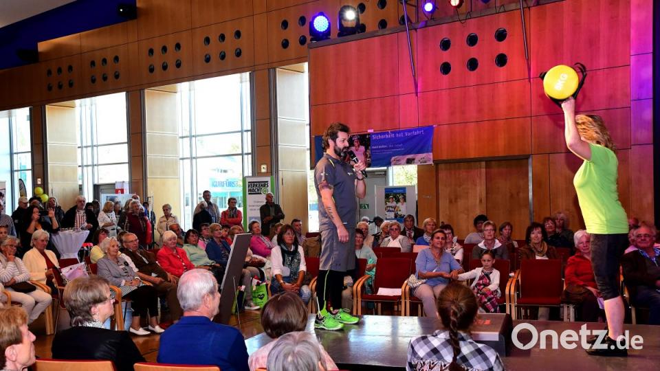 Richtig heben kann ein willkommenes Kräftigungsprogramm für die Wirbelsäule sein. Bild: Petra Hartl