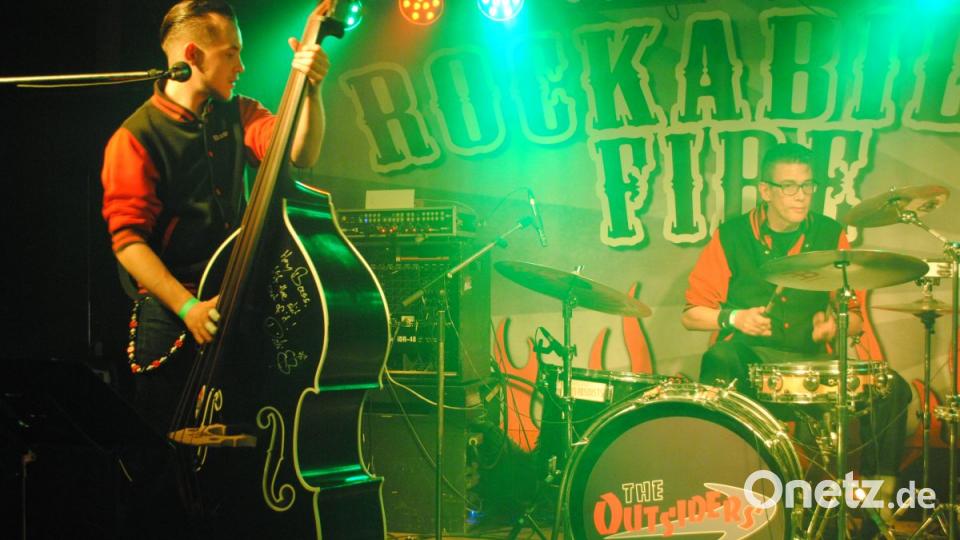 Irgendwie scheinen die 50-er Jahre die Schönsten gewesen zu sein. Tolle Autos, tolle Musik, wunderschöne Frauen in tollen Kleidern und Frisuren, stramme Männer, die super tanzen konnten. Back to the 50's! Bild: gag