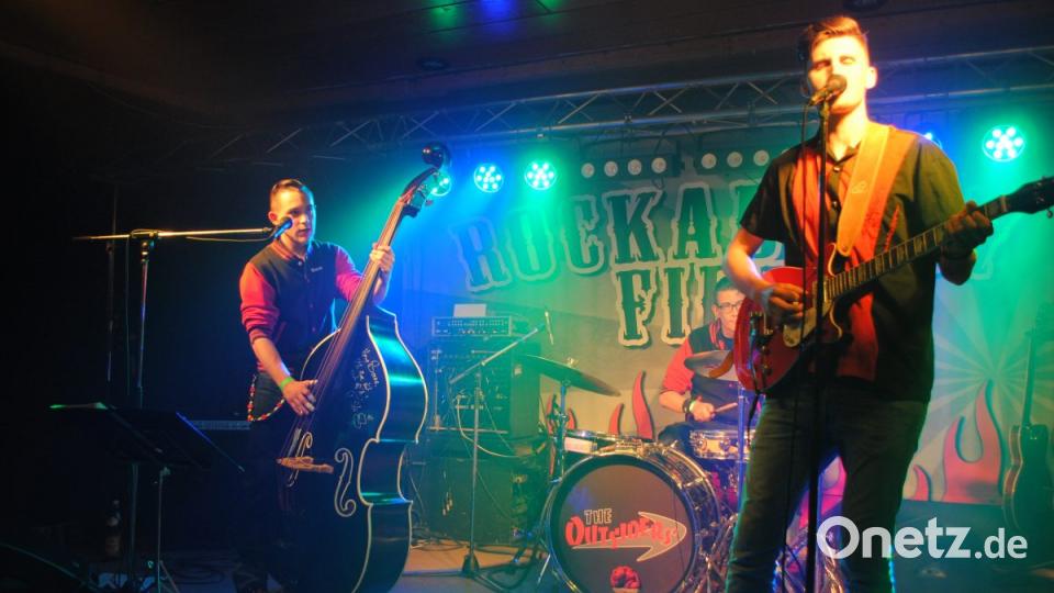 Irgendwie scheinen die 50-er Jahre die Schönsten gewesen zu sein. Tolle Autos, tolle Musik, wunderschöne Frauen in tollen Kleidern und Frisuren, stramme Männer, die super tanzen konnten. Back to the 50's! Bild: gag