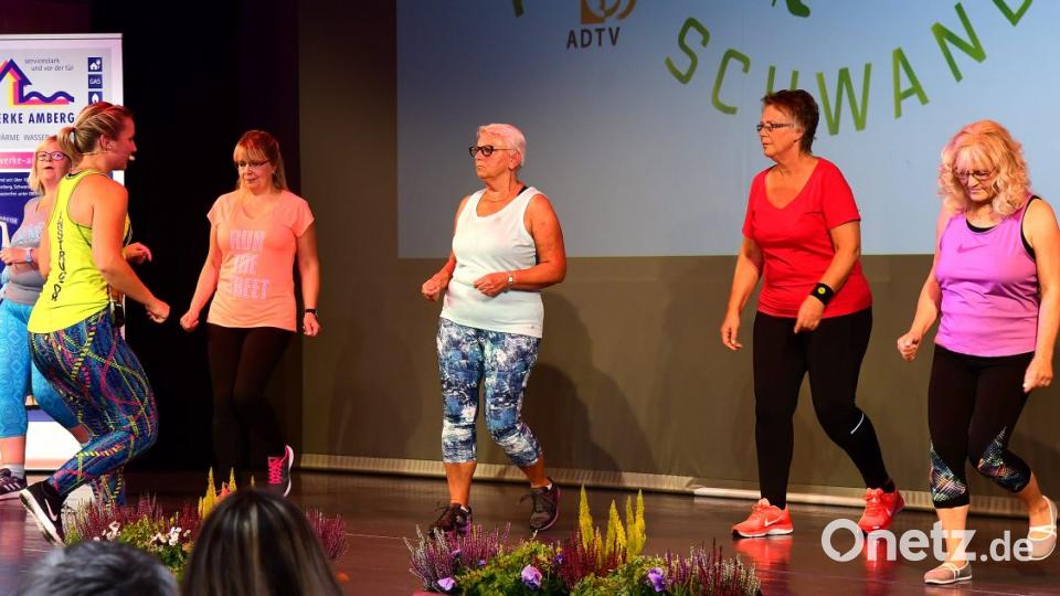 Bei Frauen sehr beliebt: Zumba. Bild: Petra Hartl