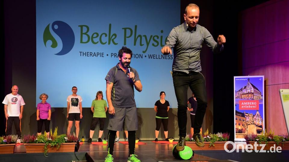 Moderator Thomas Bärthlein kann nicht nur reden. Bild: Petra Hartl