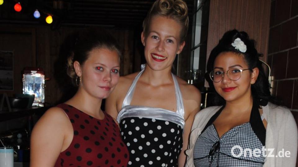 Irgendwie scheinen die 50-er Jahre die Schönsten gewesen zu sein. Tolle Autos, tolle Musik, wunderschöne Frauen in tollen Kleidern und Frisuren, stramme Männer, die super tanzen konnten. Back to the 50's! Bild: gag