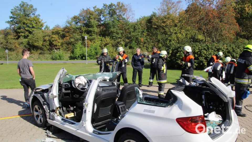 Zerlegter BMW 320 Bild: jma