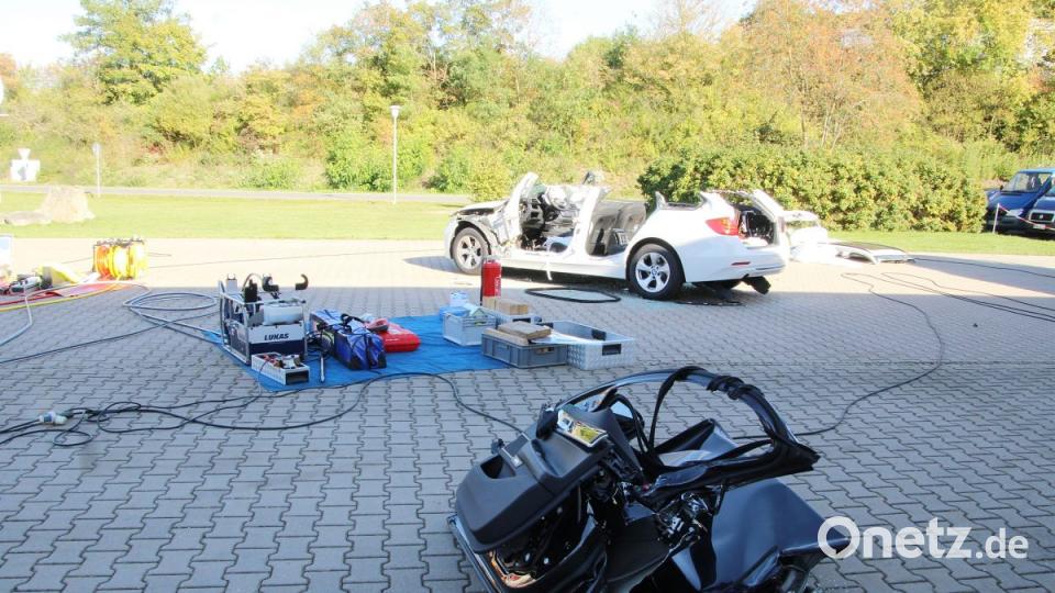 Ist ein Fahrzeug endlich zerlegt, bleibt am Ende nur noch Schrott übrig. Bild: jma