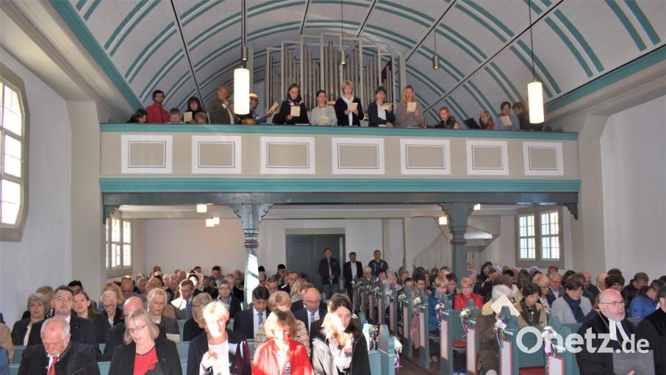 Nach einjähriger Generalsanierung wird die evangelische Michaelskirche feierlich wieder eingeweiht. Bild: rgr