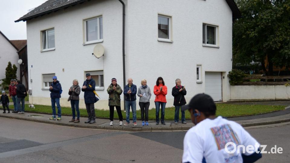 Auf dem Rundkurs durch Etsdorf. Bild: brü