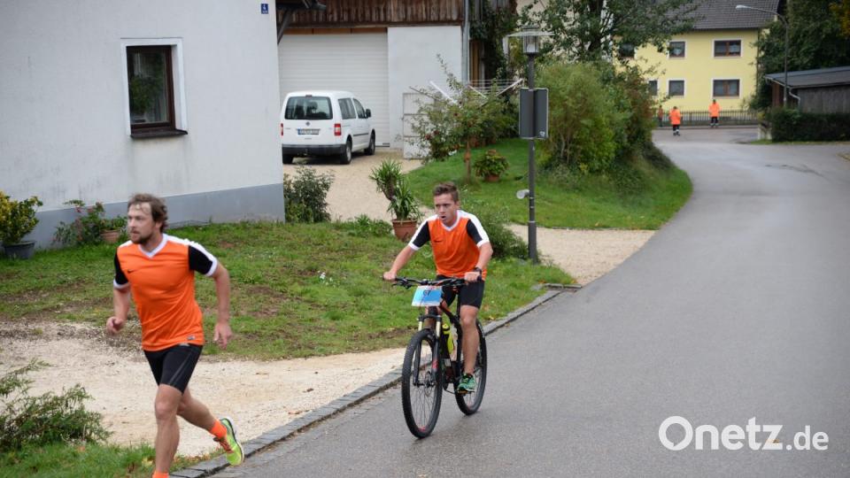 Auf dem Rundkurs durch Etsdorf. Bild: brü