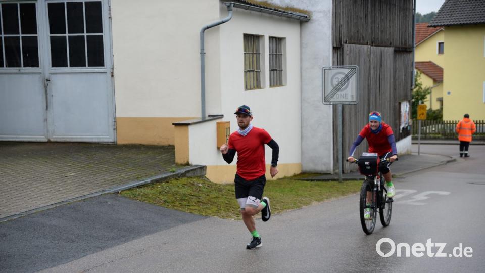 Auf dem Rundkurs durch Etsdorf. Bild: brü