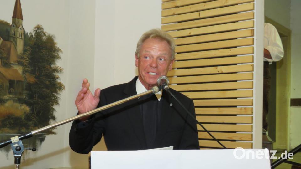 Monsignore Harald Scharf hält nicht nur die Festrede. Vorher zelebrierte er auch den Festgottesdienst mit. Bild: ubb
