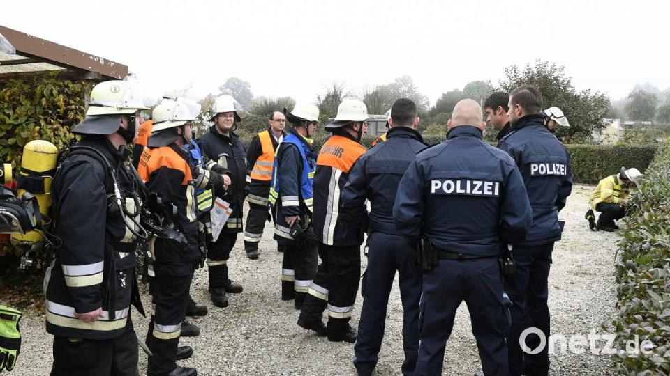 Feuerwehr Polizei und BRK Einsatz an der Kleingartenanlage Vilstal in Kümmersbruck Bild: Petra Hartl