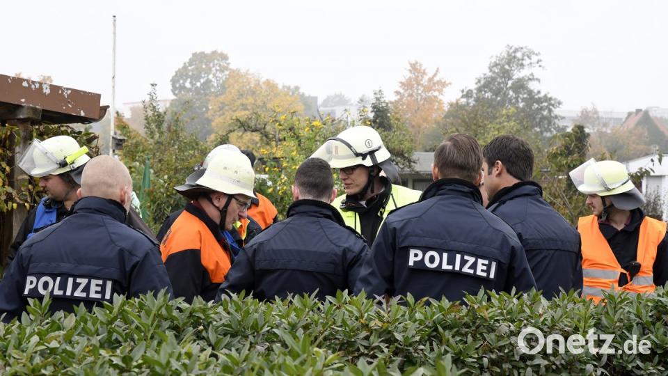 Feuerwehr Polizei und BRK Einsatz an der Kleingartenanlage Vilstal in Kümmersbruck Bild: Petra Hartl