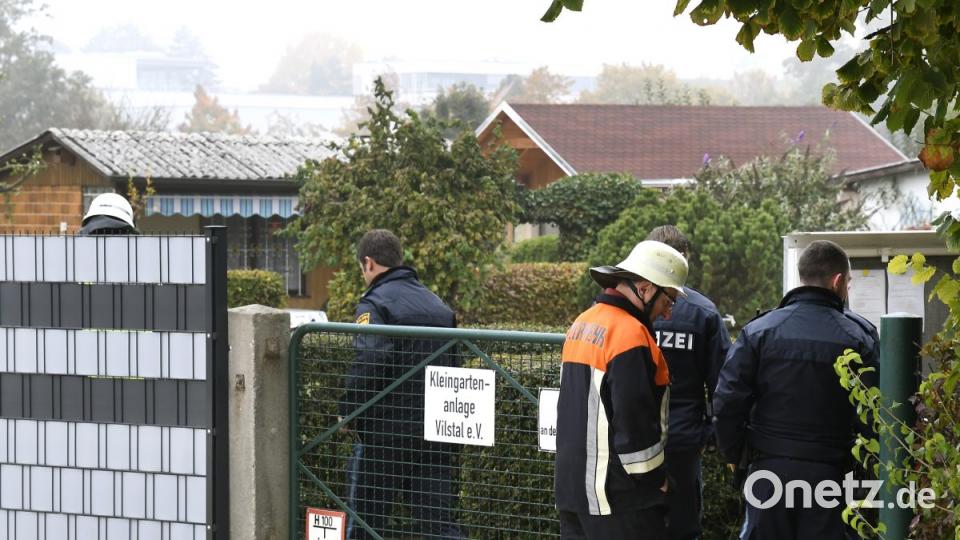 Feuerwehr Polizei und BRK Einsatz an der Kleingartenanlage Vilstal in Kümmersbruck Bild: Petra Hartl