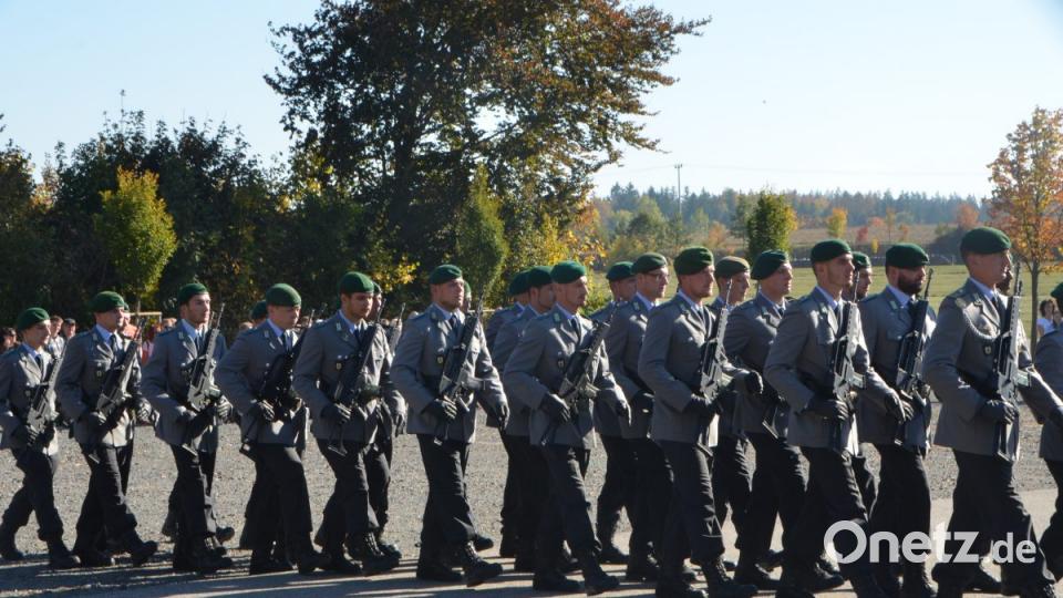 Mit allen militärischen Ehren legten 186 Rekruten am Mittwochnachmittag ihren Eid auf die Bundesrepublik Deutschland ab. Bild: dob