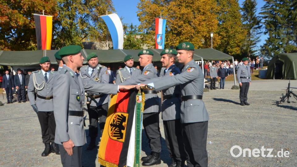 Mit allen militärischen Ehren legten 186 Rekruten am Mittwochnachmittag ihren Eid auf die Bundesrepublik Deutschland ab. Bild: dob
